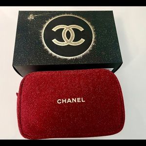 Chanel Holiday 2020 Red Makeup Bag (only)
